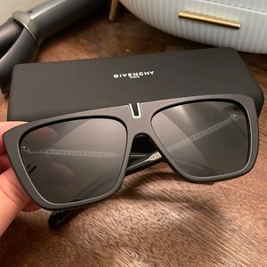 Authentic Matte Black GIVENCHY sunglasses 58 frame